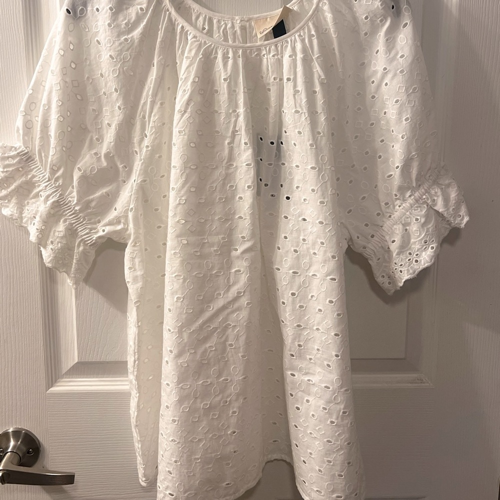 Universal Threads White Top